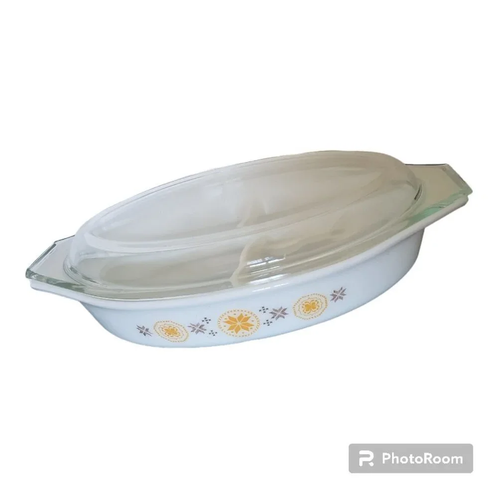Pyrex Vintage 1960s Town and Country with lid Divided Casserole